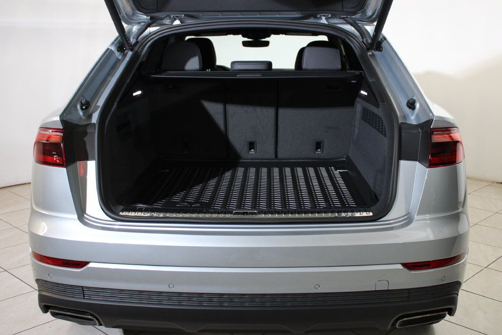 Used 2024 Audi Q8 Premium AWD/4WD image 20