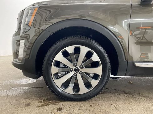 Used 2021 Kia Telluride EX w/ EX Premium Package image 11