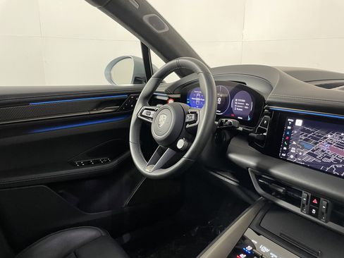 Used 2024 Porsche Macan Turbo Electric AWD/4WD image 12