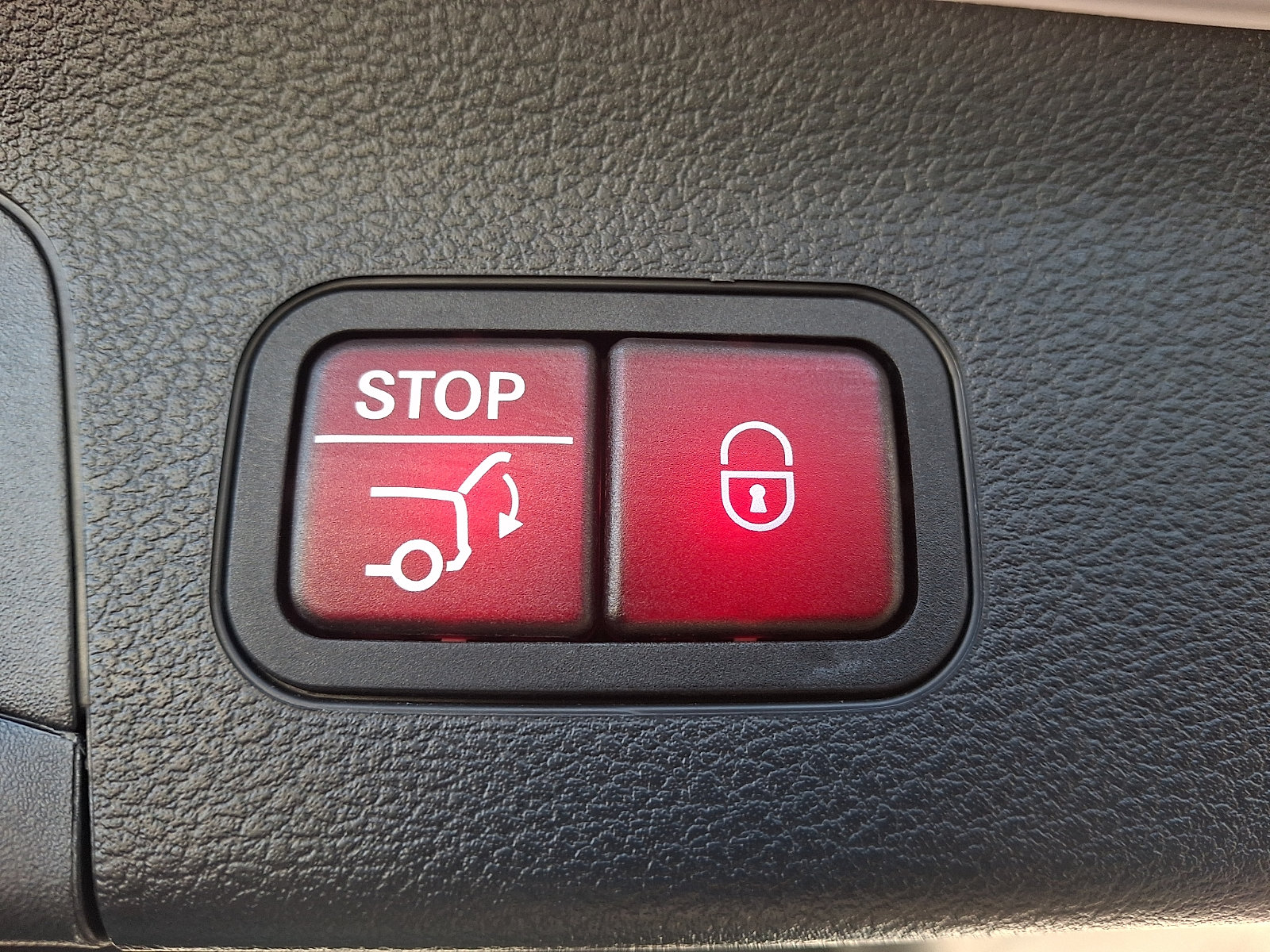 Certified 2024 Mercedes-Benz GLS 450 4MATIC image 32