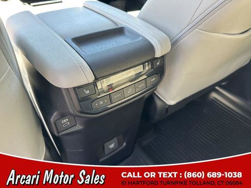 Used 2024 Toyota Grand Highlander AWD image 18