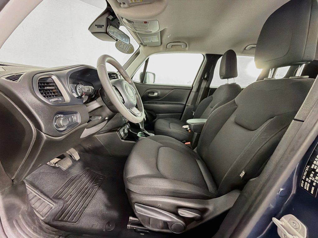 Used 2023 Jeep Renegade Latitude AWD/4WD image 11
