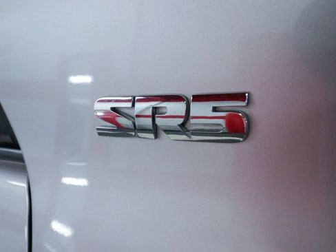 Used 2020 Toyota 4Runner SR5 Premium w/ Moonroof Package RWD image 38
