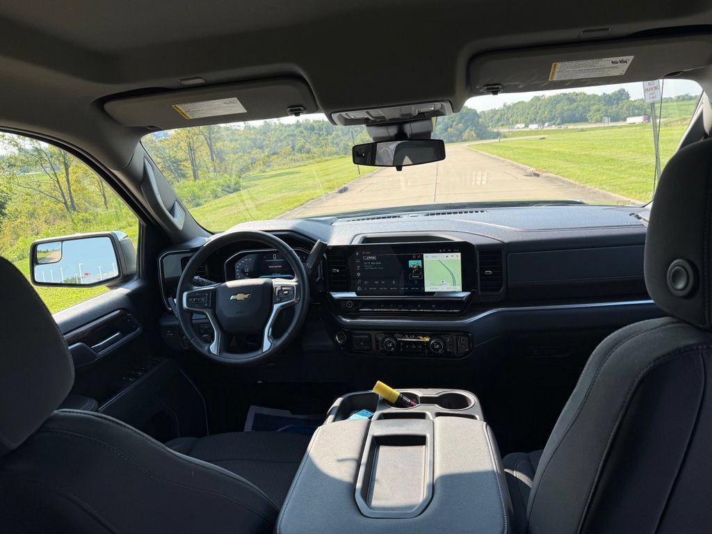 Used 2026 Chevrolet Silverado 1500 LT AWD/4WD image 17