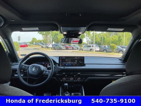 Used 2025 Honda Accord Sport image 38