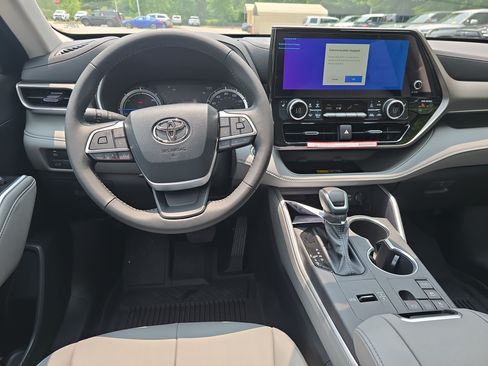 New 2026 Toyota Highlander XLE AWD/4WD image 15
