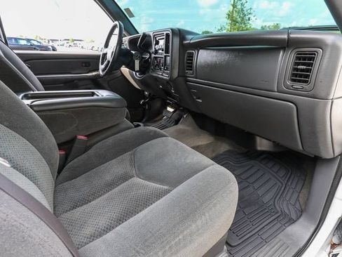 Used 2005 Chevrolet Silverado 2500 LS w/ Snow Plow Prep Package AWD/4WD image 23