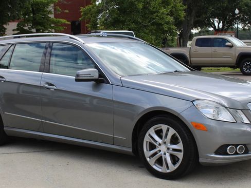 Used 2011 Mercedes-Benz E 350 4MATIC Wagon image 7