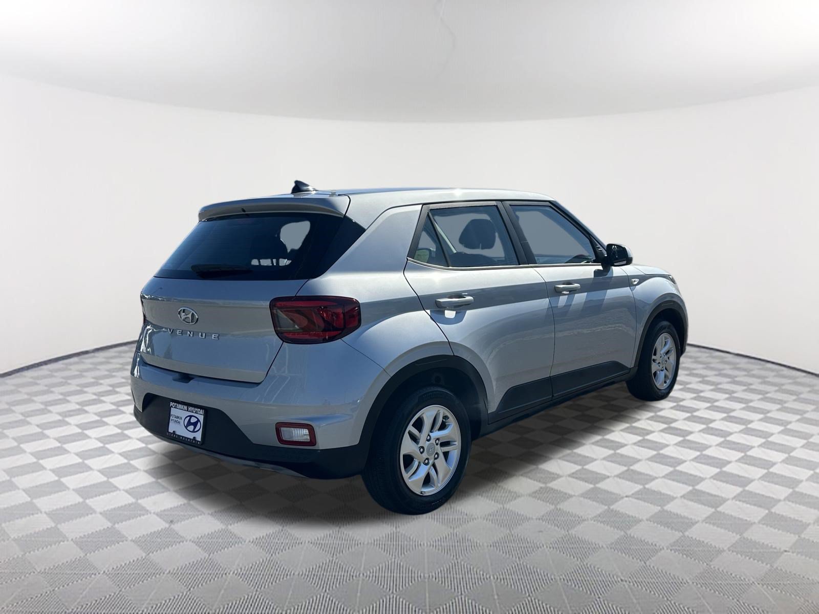 Used 2022 Hyundai Venue SE w/ Cargo Package FWD image 5