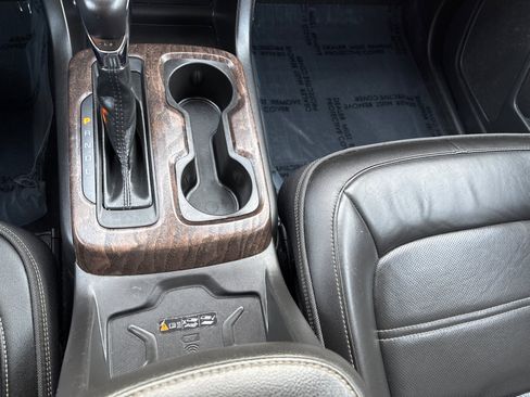 Used 2022 GMC Canyon Denali image 19