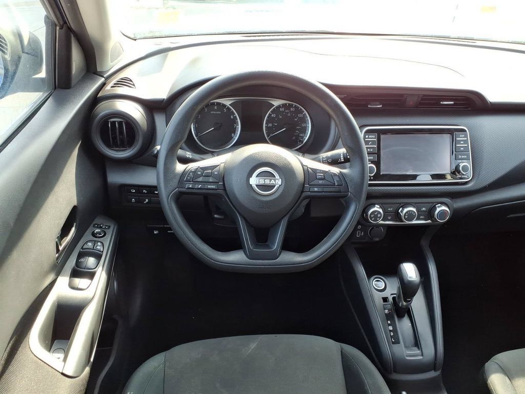 Used 2025 Nissan Kicks Play S FWD image 8