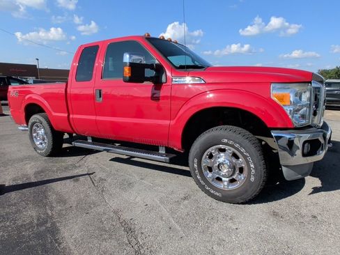 Used 2013 Ford F250 XLT w/ Chrome Pkg AWD/4WD image 2