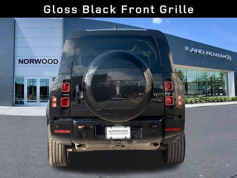 Used 2024 Land Rover Defender 130 X-Dynamic SE image 5
