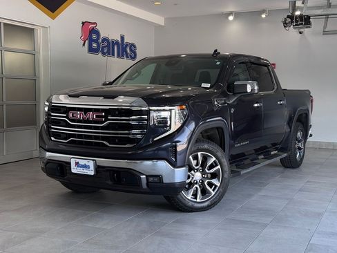 Certified 2022 GMC Sierra 1500 SLT w/ X31 Off-Road Package AWD/4WD image 2