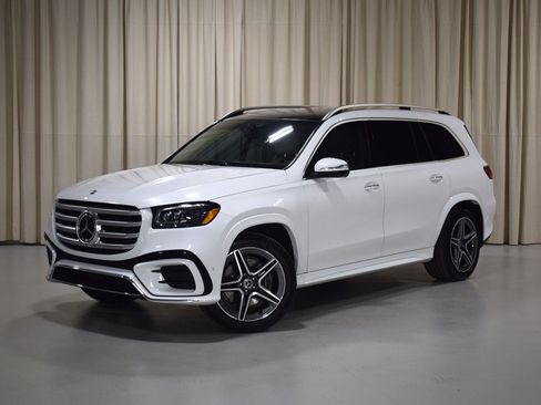 Used 2025 Mercedes-Benz GLS 450 4MATIC image 1