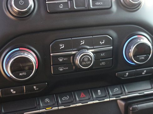 Used 2019 Chevrolet Silverado 1500 LT w/ Texas Edition image 27