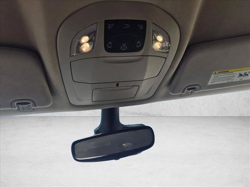Used 2023 Chrysler Pacifica Touring-L FWD image 21