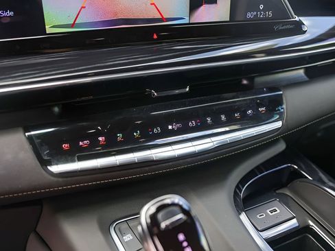 Used 2024 Cadillac Escalade Sport w/ Touring Package image 18