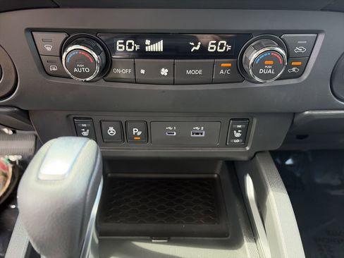 Used 2024 Nissan Frontier SL w/ Technology Package RWD image 26