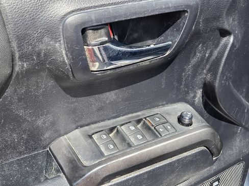 Used 2019 Toyota Tacoma TRD Off-Road AWD/4WD image 13