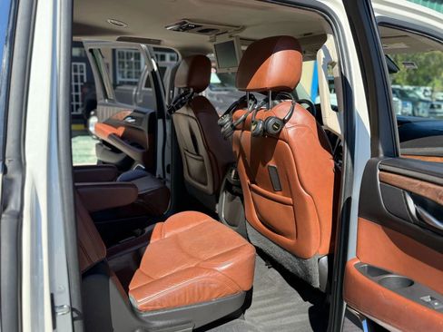 Used 2015 Cadillac Escalade ESV Premium image 22