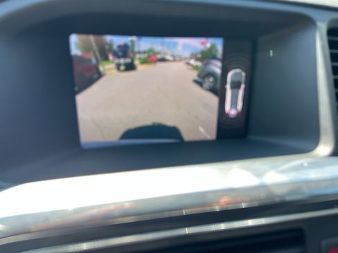 Used 2018 Volvo V60 T5 Cross Country w/ Convenience Package image 14