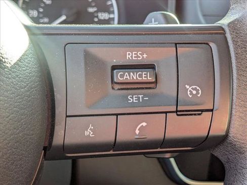 Used 2023 Nissan Rogue S image 13