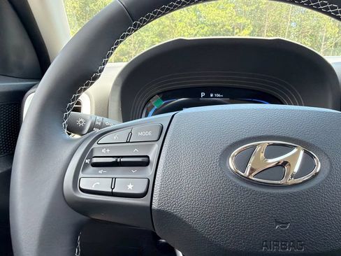 New 2026 Hyundai Venue SEL FWD image 27