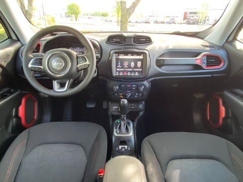 Used 2023 Jeep Renegade Trailhawk AWD/4WD image 28