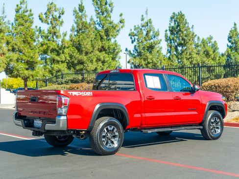 Certified 2023 Toyota Tacoma TRD Off-Road w/ Black Out Package (TMS) AWD/4WD image 12