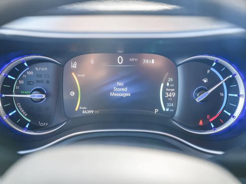 Used 2020 Chrysler Pacifica Limited w/ Advanced Safetytec Group image 18