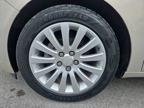 Used 2012 Buick Regal Leather FWD image 11