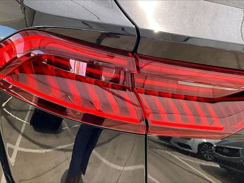 Used 2019 Audi Q8 Prestige w/ Luxury Package AWD/4WD image 29