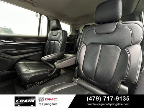 Used 2023 Jeep Grand Cherokee L Limited w/ Black Appearance Package AWD/4WD image 25