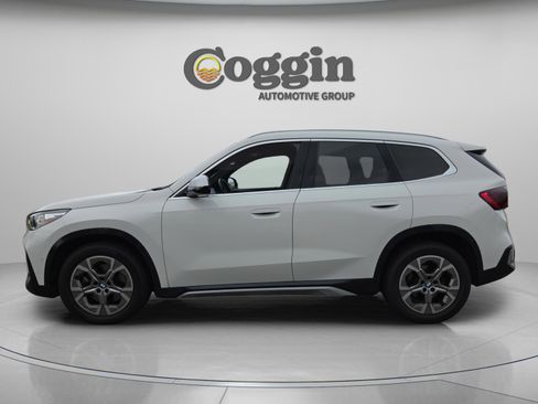 Used 2023 BMW X1 xDrive28i w/ Convenience Package AWD/4WD image 2