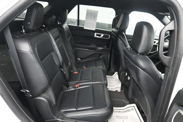 Used 2020 Ford Explorer XLT w/ Equipment Group 202A AWD/4WD image 6