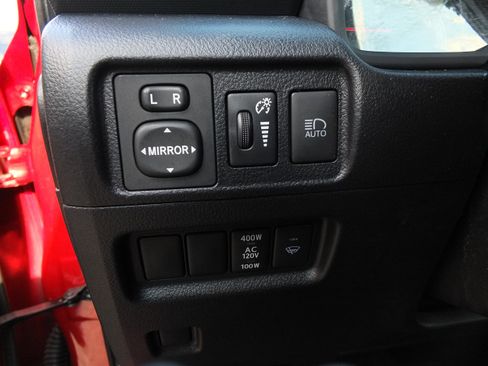 Used 2022 Toyota 4Runner TRD Off-Road image 18