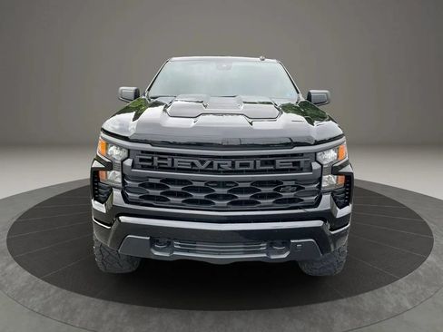 Used 2024 Chevrolet Silverado 1500 Custom Trail Boss w/ Midnight Edition AWD/4WD image 2