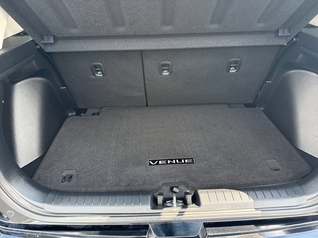 Certified 2024 Hyundai Venue SEL FWD image 40