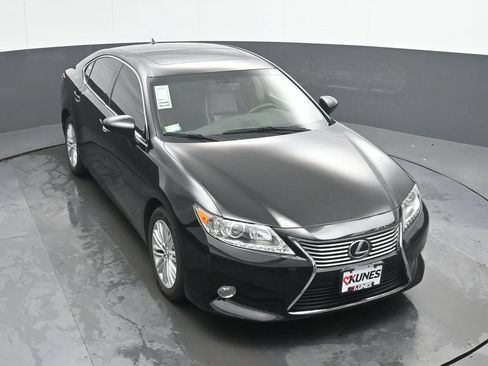Used 2013 Lexus ES 350 w/ Luxury Pkg FWD image 30