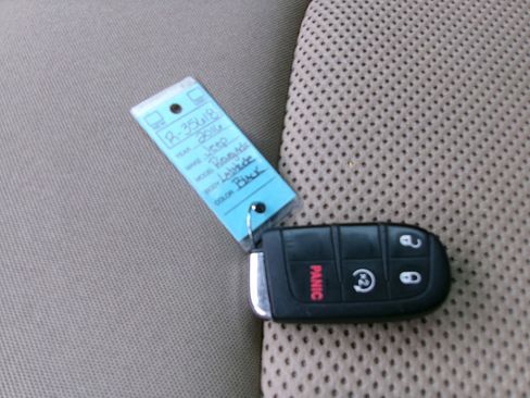 Used 2016 Jeep Renegade 75th Anniversary image 19