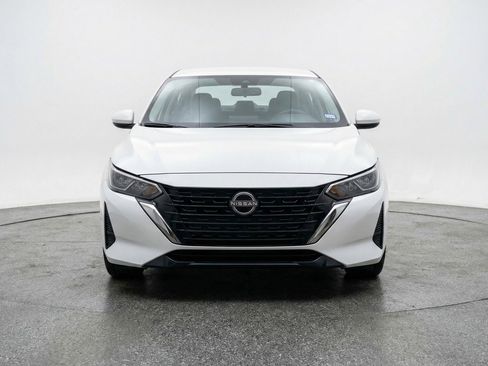 Used 2025 Nissan Sentra SV image 2