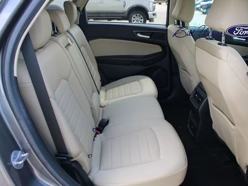 Used 2022 Ford Edge SE w/ Black Appearance Package AWD/4WD image 12