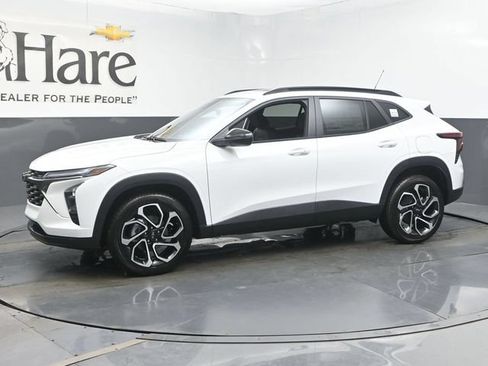 New 2026 Chevrolet Trax RS w/ Sunroof Package FWD image 10