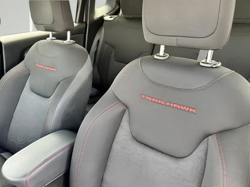 Used 2023 Jeep Renegade Trailhawk image 25