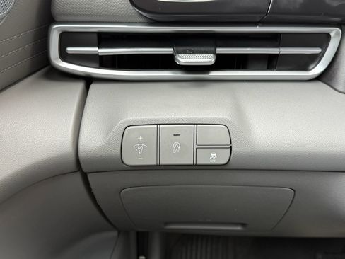 Used 2024 Hyundai Elantra SE image 21