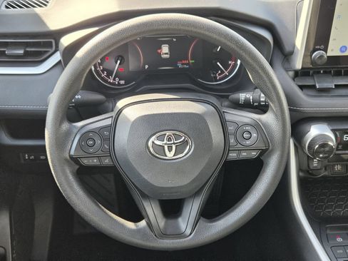 Used 2025 Toyota RAV4 XLE FWD image 15