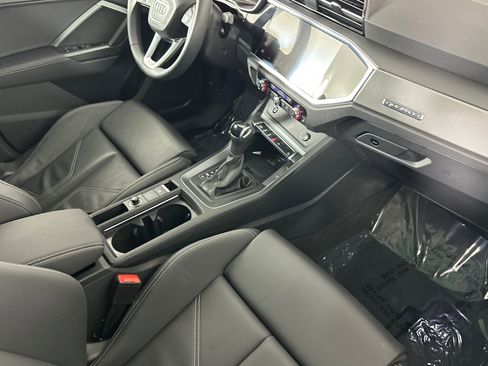 Used 2025 Audi Q3 2.0T Premium image 15