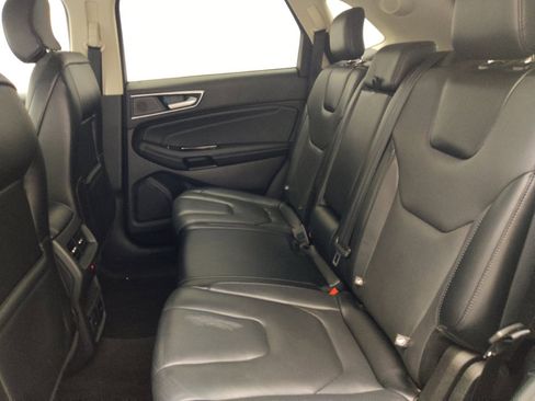 Used 2019 Ford Edge Titanium w/ Equipment Group 301A FWD image 18