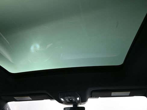 Certified 2024 Porsche Macan 4 Electric image 28